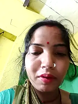 Snapshot of Bhuvi_Bedi chatting on March 3, 2025, 11:14 pm Bhuvi Bedi online show from March 3, 2025, 11:14 pm
