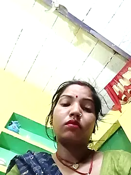 Snapshot of Bhuvi_Bedi chatting on March 4, 2025, 11:32 pm Bhuvi Bedi online show from March 4, 2025, 11:32 pm