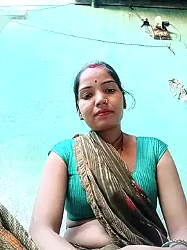 Snapshot of Bhuvi_Bedi chatting on March 5, 2025, 12:11 pm Bhuvi Bedi online show from March 5, 2025, 12:11 pm