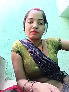 Snapshot of Bhuvi_Bedi chatting on March 8, 2025, 5:49 am Bhuvi Bedi online show from March 8, 2025, 5:49 am