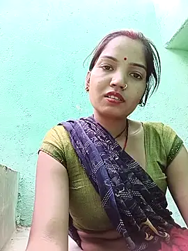 Snapshot of Bhuvi_Bedi chatting on March 8, 2025, 10:11 am Bhuvi Bedi online show from March 8, 2025, 10:11 am