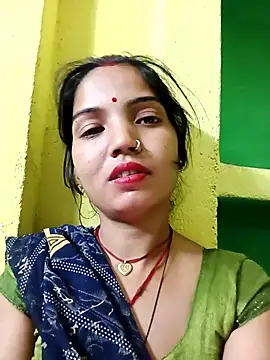 Snapshot of Bhuvi_Bedi chatting on March 8, 2025, 4:28 pm Bhuvi Bedi online show from March 8, 2025, 4:28 pm