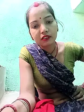 Snapshot of Bhuvi_Bedi chatting on March 10, 2025, 3:45 am Bhuvi Bedi online show from March 10, 2025, 3:45 am