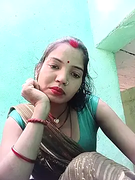 Snapshot of Bhuvi_Bedi chatting on March 11, 2025, 6:10 am Bhuvi Bedi online show from March 11, 2025, 6:10 am