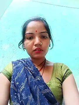 Snapshot of Bhuvi_Bedi chatting on March 12, 2025, 11:42 am Bhuvi Bedi online show from March 12, 2025, 11:42 am