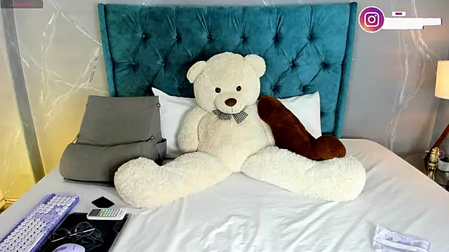 fierygroup online show from April 11, 2026, 1:32 am