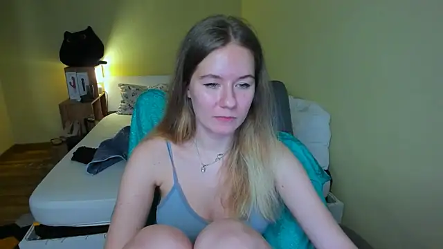 EmilyPaw online show from February 16, 2025, 5:48 pm