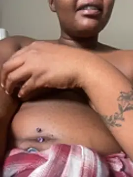 MidnightMuse666 online show from February 1, 2026, 1:53 pm