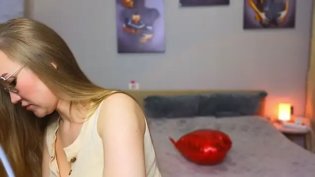 Snapshot of DianaShermy chatting on March 26, 2026, 1:28 pm DianaShermy online show from March 26, 2026, 1:28 pm