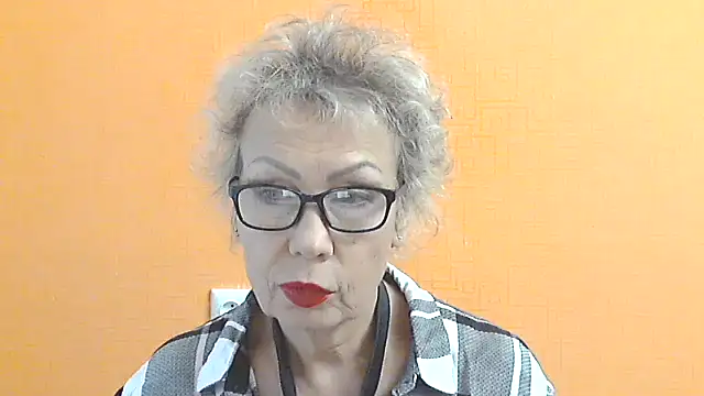 NessyJenixs online show from September 30, 2025, 6:07 am