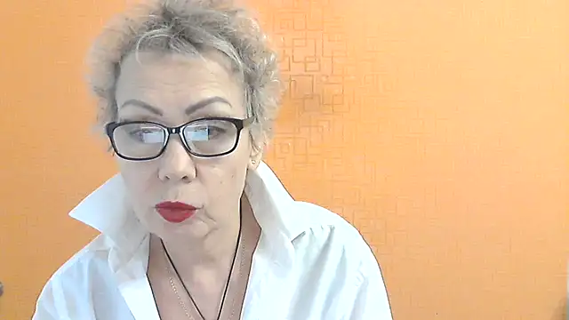 NessyJenixs online show from December 18, 2025, 7:36 am