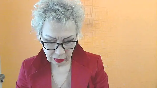 NessyJenixs online show from February 1, 2026, 8:35 am