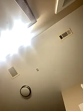 Snapshot of theprettysoles chatting on December 4, 2025, 3:43 pm theprettysoles online show from December 4, 2025, 3:43 pm