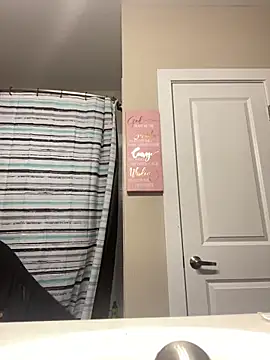 Snapshot of theprettysoles chatting on December 18, 2025, 2:34 pm theprettysoles online show from December 18, 2025, 2:34 pm