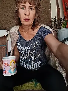 Laura Kiss online show from June 2, 2026, 9:55 am