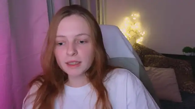 Snapshot of Hanna_melon chatting on February 14, 2025, 5:57 pm Hanna melon online show from February 14, 2025, 5:57 pm