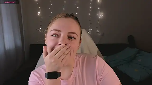 Snapshot of Hanna_melon chatting on October 12, 2025, 8:35 am Hanna melon online show from October 12, 2025, 8:35 am