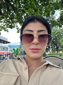 fiorella paris online show from February 17, 2026, 9:21 pm