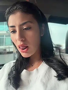 fiorella paris online show from April 15, 2026, 10:10 pm