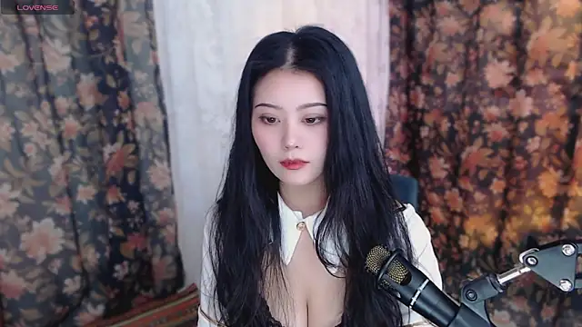 cat-lady-6688 online show from February 27, 2025, 10:26 am