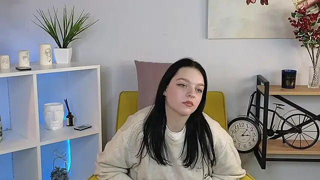 GladysHewell online show from January 21, 2025, 12:18 pm