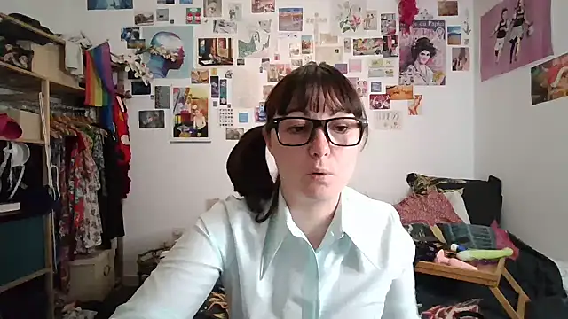 AdorahB3ll3 online show from March 10, 2025, 8:12 pm