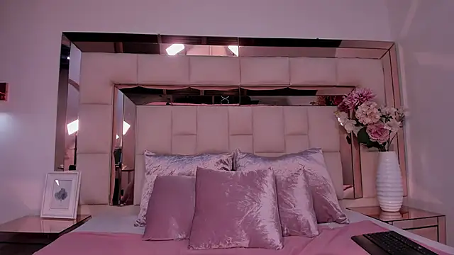 Snapshot of taliarussel chatting on March 20, 2025, 10:18 pm taliarussel online show from March 20, 2025, 10:18 pm