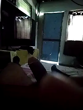 Snapshot of Ant1990 chatting on October 25, 2025, 2:13 pm Ant1990 online show from October 25, 2025, 2:13 pm