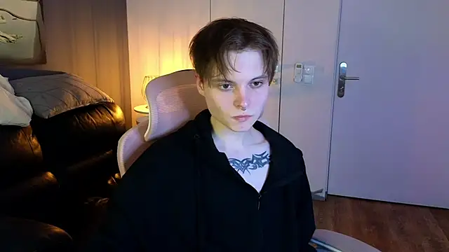 DemianEnglen online show from June 1, 2026, 12:23 am