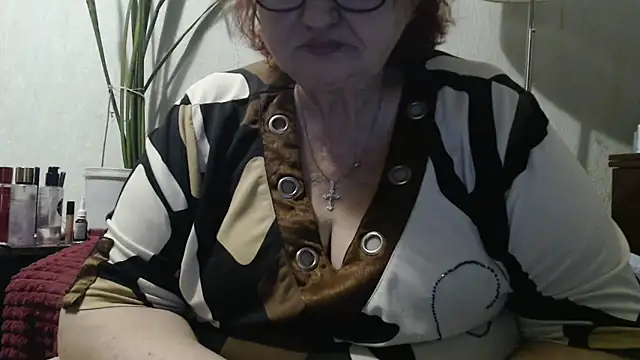 Snapshot of DeniseeRosea chatting on April 9, 2026, 6:35 pm DeniseeRosea online show from April 9, 2026, 6:35 pm
