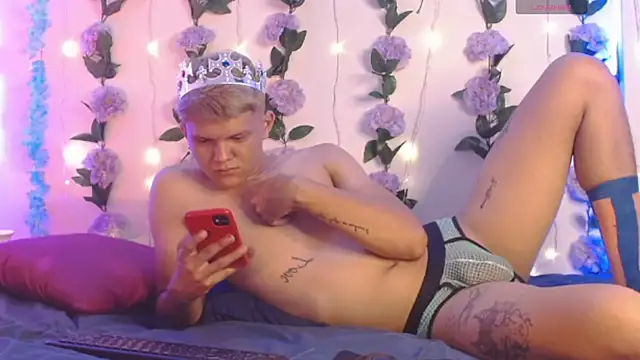 izan 20 online show from February 27, 2026, 9:48 pm