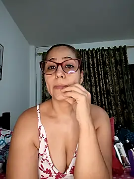 PaulinaCOL online show from October 15, 2025, 3:50 am