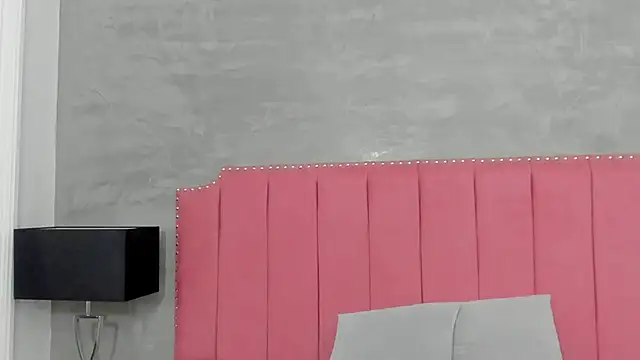 Alaia Colins online show from November 22, 2025, 5:06 am