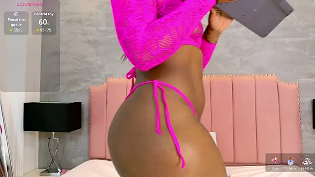 Alaia Colins online show from December 19, 2025, 4:08 am