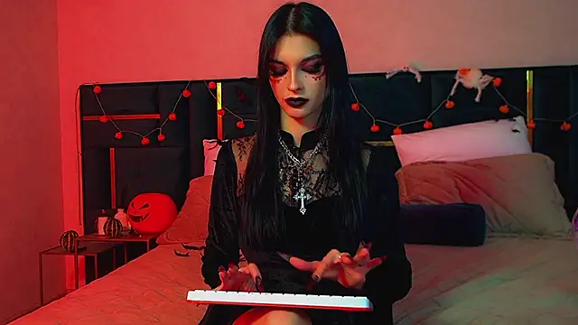 Snapshot of BeverlyMost chatting on October 29, 2025, 6:20 pm BeverlyMost online show from October 29, 2025, 6:20 pm