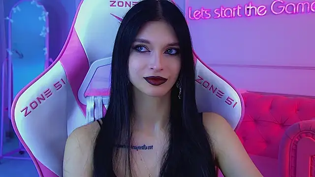 Snapshot of BeverlyMost chatting on June 12, 2026, 6:45 am BeverlyMost online show from June 12, 2026, 6:45 am
