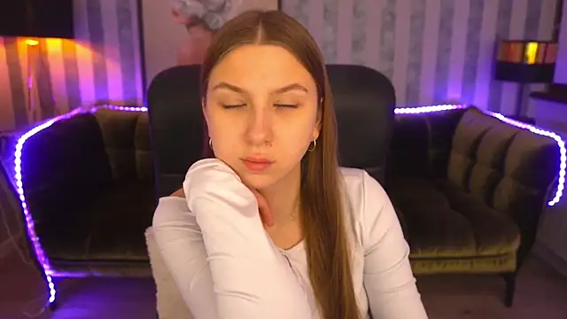 Snapshot of AureliaBliss_ chatting on February 5, 2025, 10:22 pm AureliaBliss online show from February 5, 2025, 10:22 pm