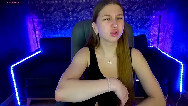 Snapshot of AureliaBliss_ chatting on February 21, 2025, 7:12 am AureliaBliss online show from February 21, 2025, 7:12 am