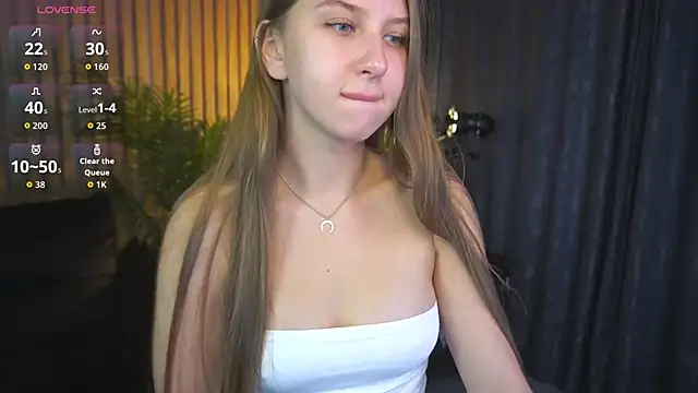 Snapshot of AureliaBliss_ chatting on October 1, 2025, 6:30 am AureliaBliss online show from October 1, 2025, 6:30 am