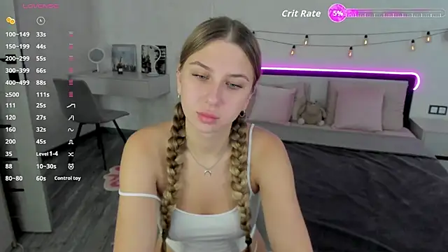 Snapshot of AureliaBliss_ chatting on July 17, 2026, 5:14 am AureliaBliss online show from July 17, 2026, 5:14 am
