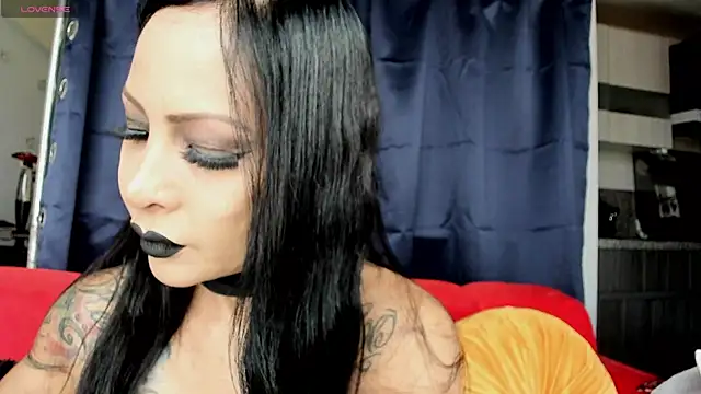 willow boobs online show from September 17, 2025, 7:15 pm