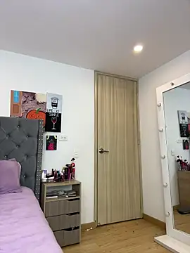 KarlaWild online show from October 3, 2025, 2:03 pm