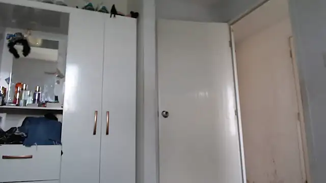 alibellsex online show from February 7, 2025, 6:45 pm