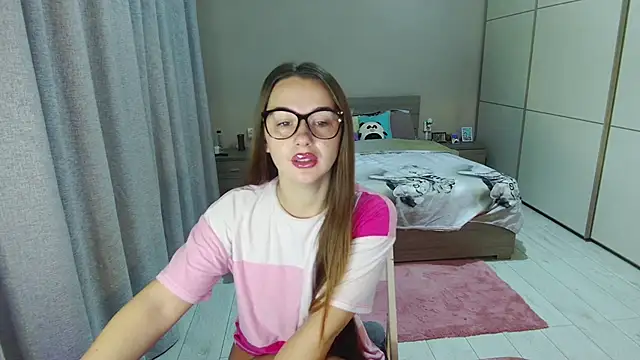 singletrouble online show from October 18, 2025, 4:26 am