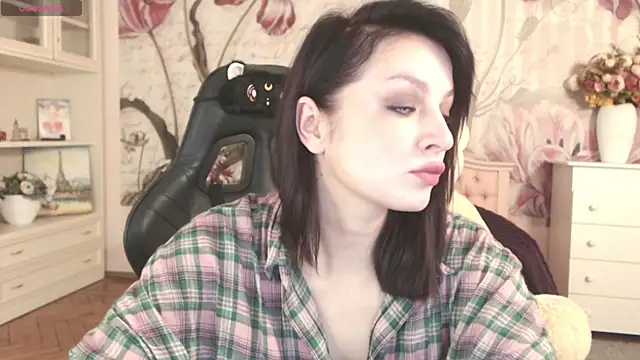 BritneyBarker online show from October 13, 2025, 12:10 am