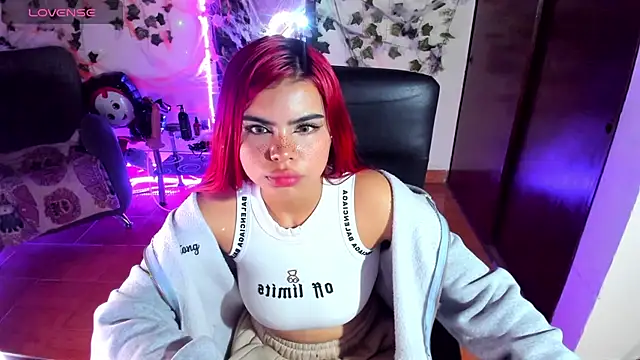 saray  jones online show from October 8, 2025, 1:31 pm