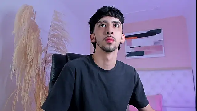 Alezzandro  online show from September 21, 2025, 8:54 pm