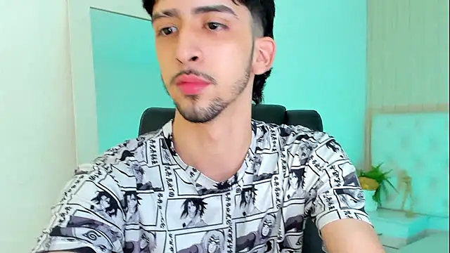 Alezzandro  online show from September 23, 2025, 8:12 pm