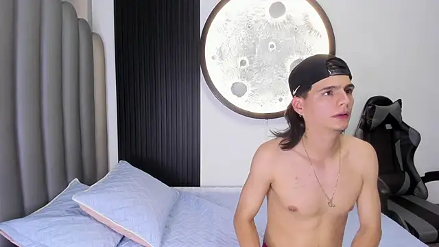 Martshall09 online show from October 15, 2025, 8:53 pm