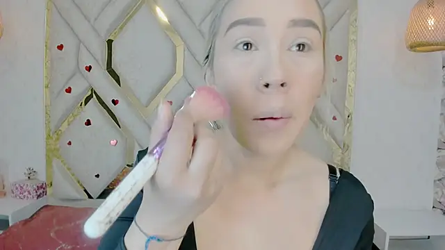 Lannajansen online show from February 25, 2025, 1:17 pm